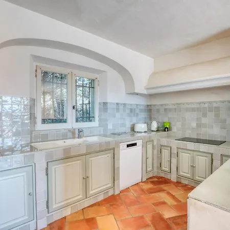 - De Standing Avec Piscine&vue Villa