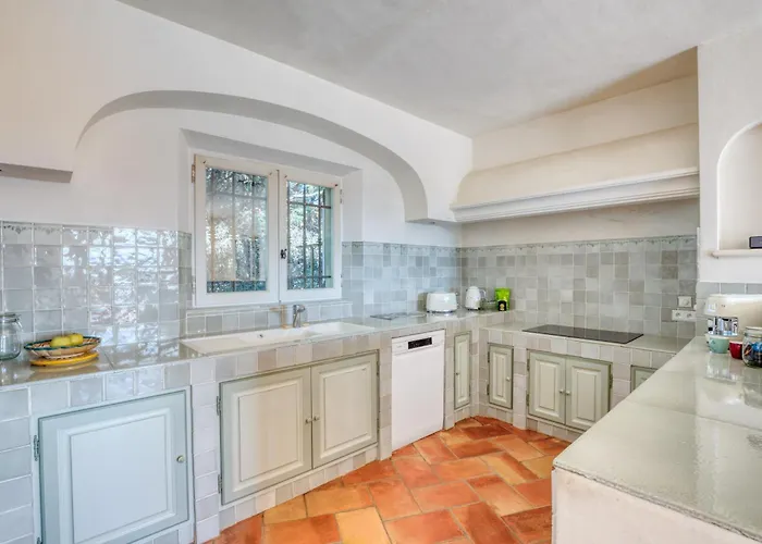 - De Standing Avec Piscine&vue Villa