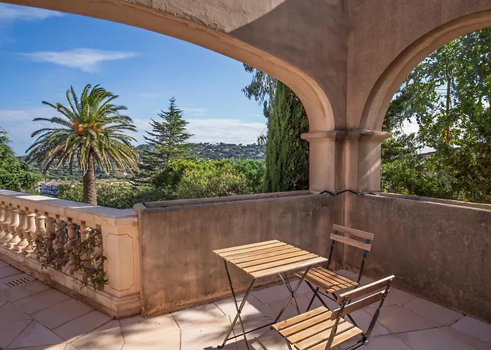 - De Standing Avec Piscine&vue Sainte-Maxime